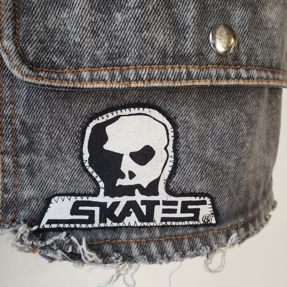Handmade OOAK Grey Denim Jean Crop Acid Wash Vest Cobra Outlaw + Skull Skates - Picture 6 of 15